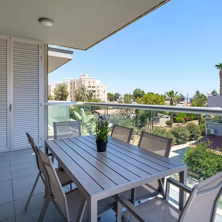 Apartment Mackenzie Urban 2 Bedroom Larnaka