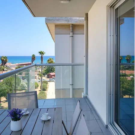 Mackenzie Urban 2 Bedroom Apartment Larnaka